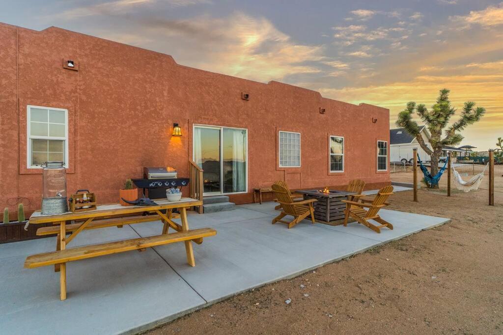 Near Pappy & Harriet'S + Rimrock Ranch W/ Hot Tub Villa Pioneertown Exterior photo